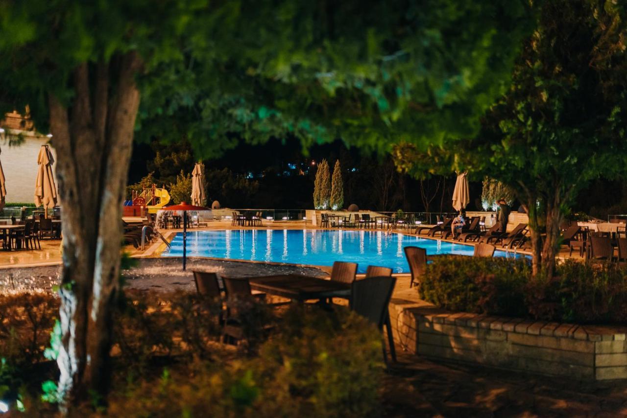 Ashur Hotel Dukhan Buitenkant foto