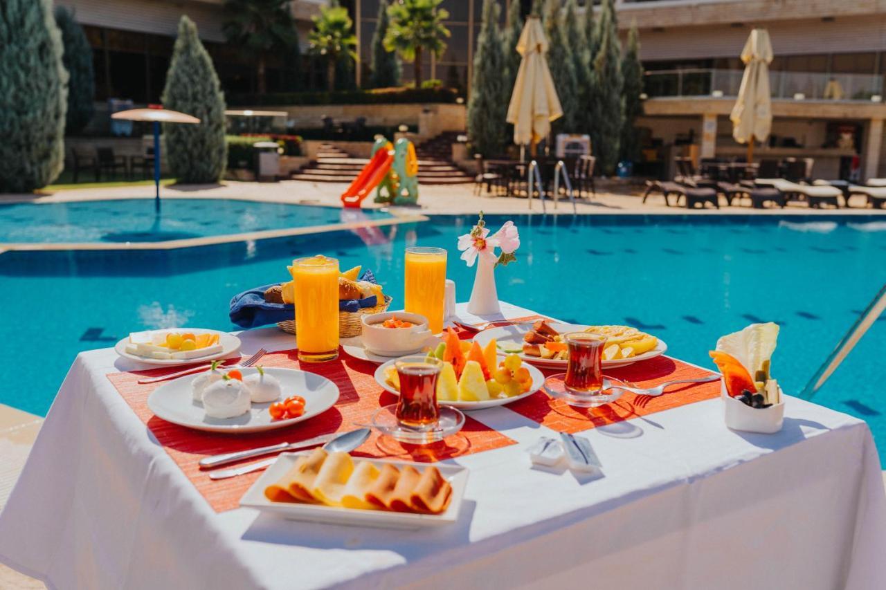 Ashur Hotel Dukhan Buitenkant foto