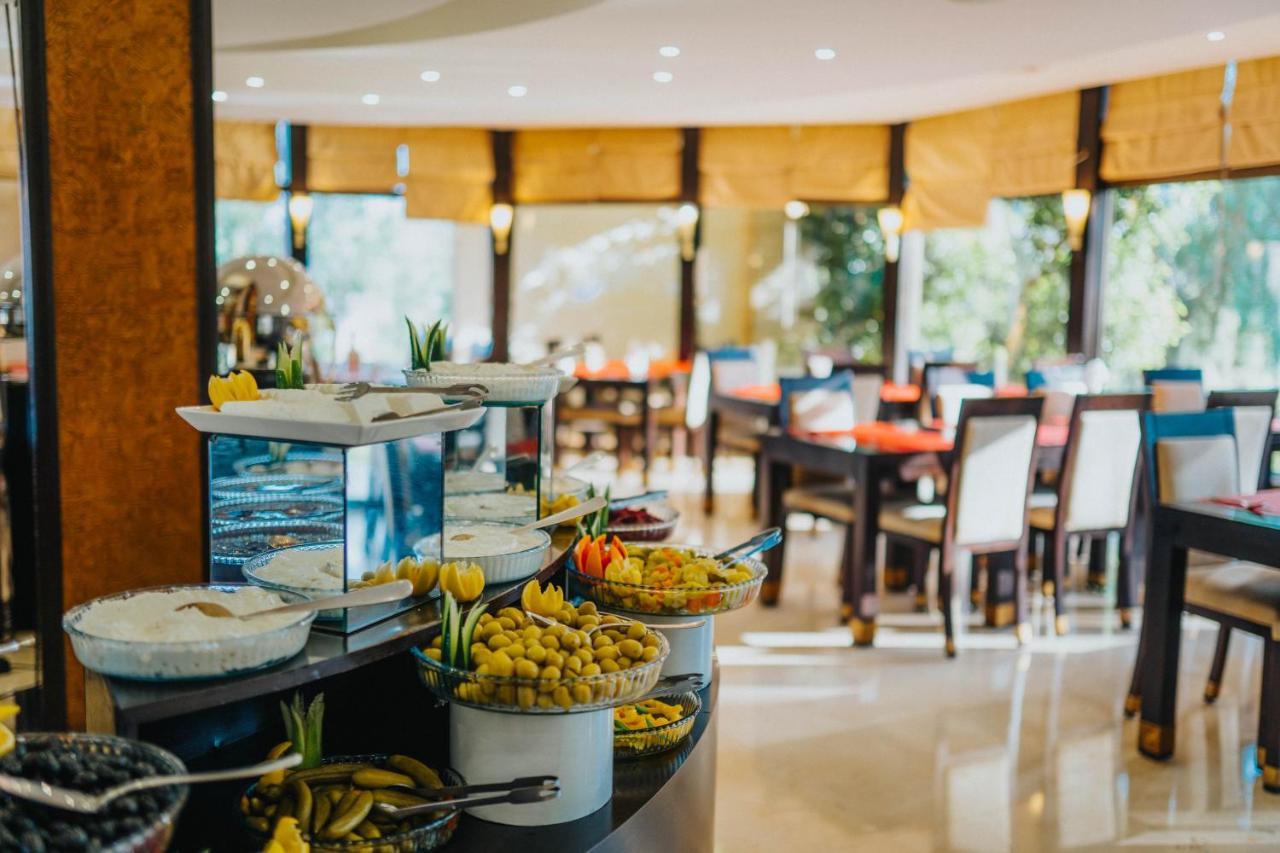 Ashur Hotel Dukhan Buitenkant foto