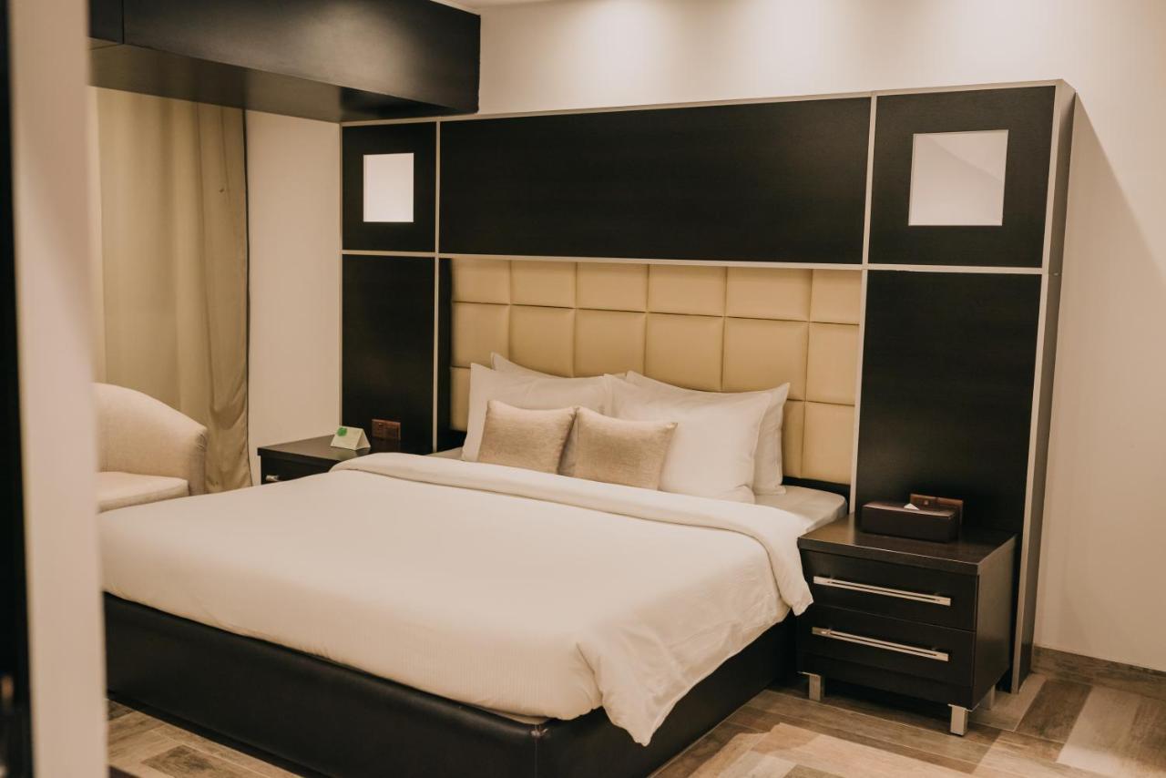 Ashur Hotel Dukhan Buitenkant foto