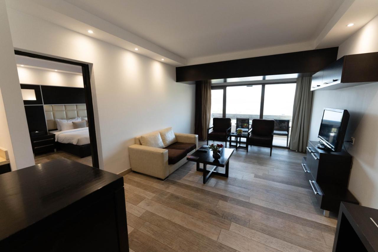 Ashur Hotel Dukhan Buitenkant foto
