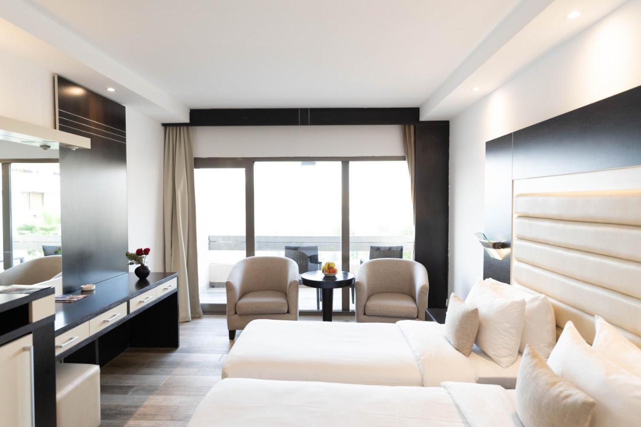 Ashur Hotel Dukhan Buitenkant foto